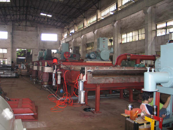 江苏真空镀膜设备生产 20081216152525952.jpg